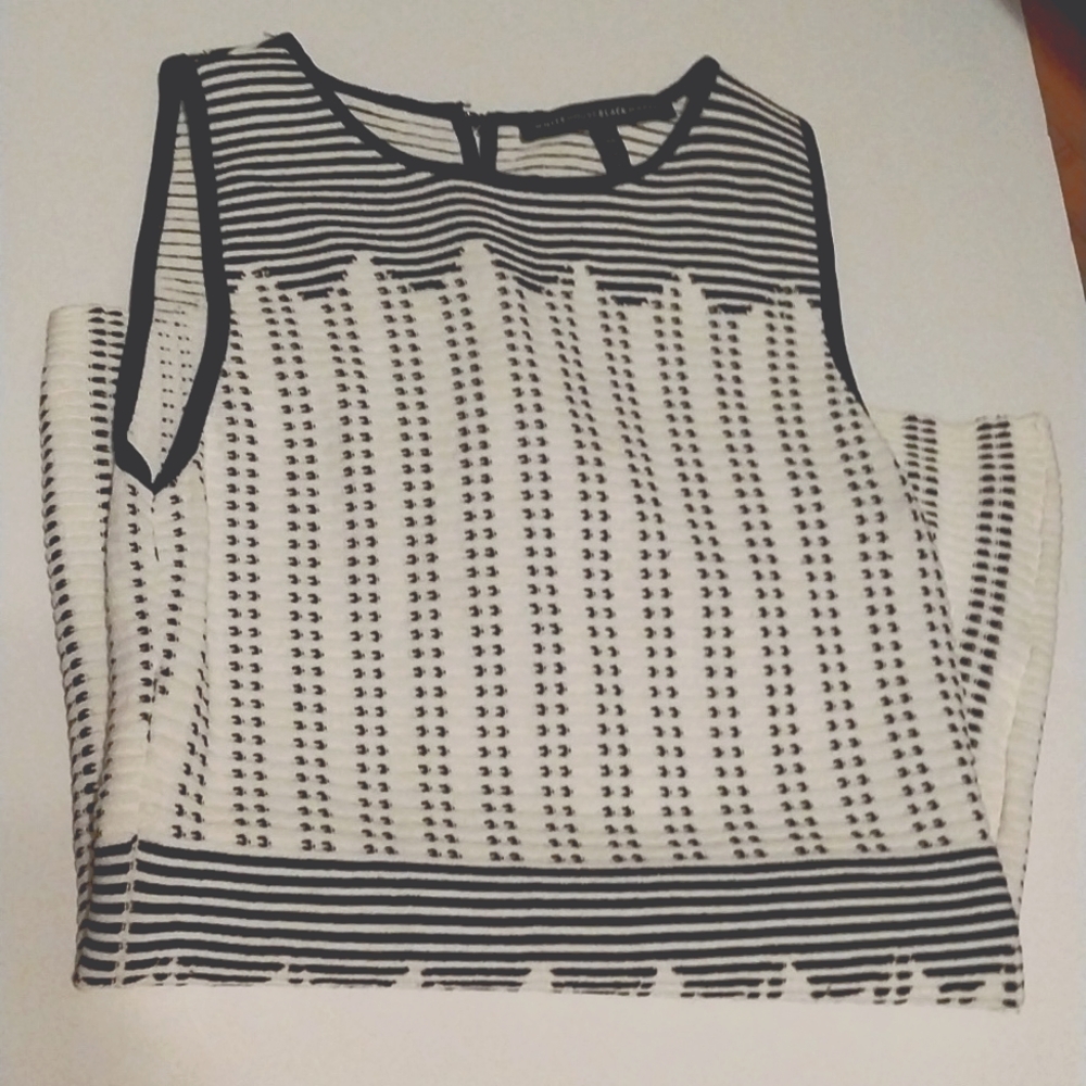 White House Black Market Sleeveless Top black and white XS